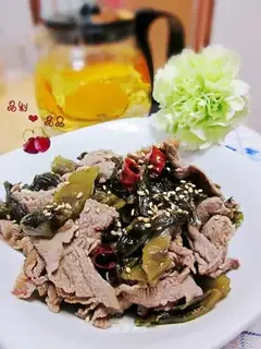 stir-fried beef with pickled cabbage