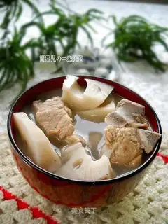 Stewed steak with lotus root