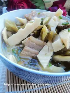 Pickled pepper and pickled vegetable bamboo shoots