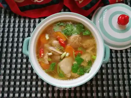 Carrot-breed chicken leg soup