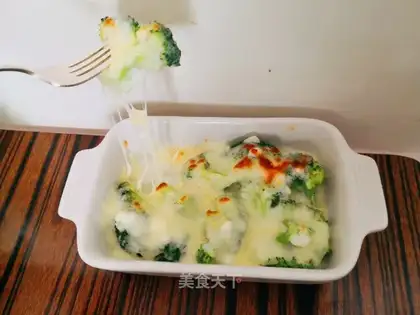 White sauce and blue flowers
