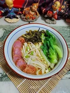 Sausage noodles