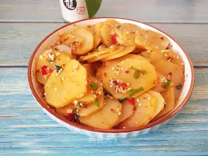 Spicy mouth. Potato chips