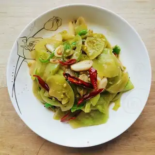 Spicy and green tomatoes