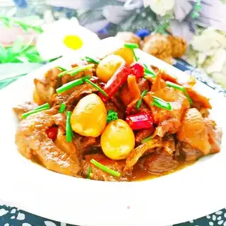 Chicken with quail eggs