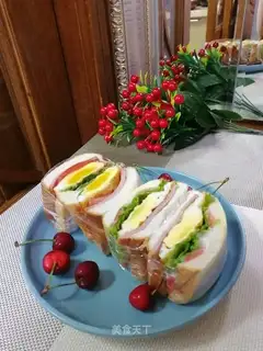 Sausage sandwich