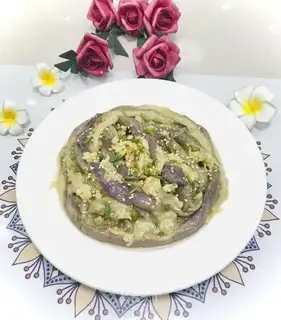 Tore the eggplant