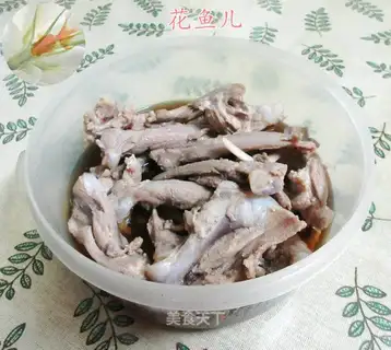 The fragrance duck collarbone