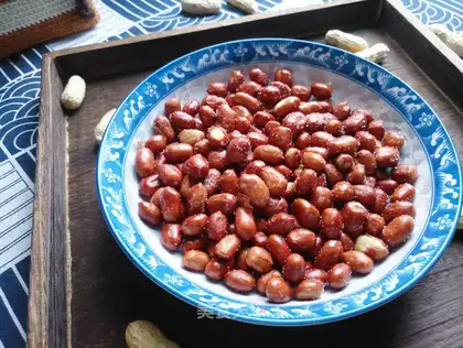 Pop peanuts