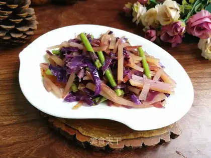 ♪ ♪ ♪ Purple, blue, fried potatoes ♪