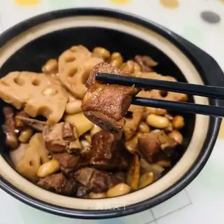 Lotus peanut stew ribs