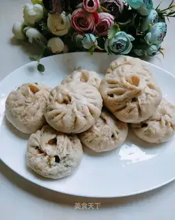 Tofu and meat buns