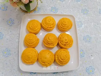 Pumpkin rolls