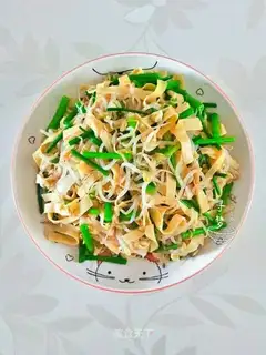 Dried tofu sprouts and sprouts