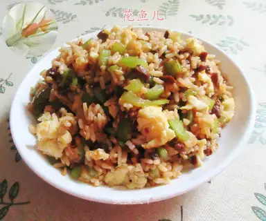 Frozen sauce, egg and pepper fried rice