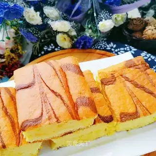♪ Pulling a flower and a cake ♪