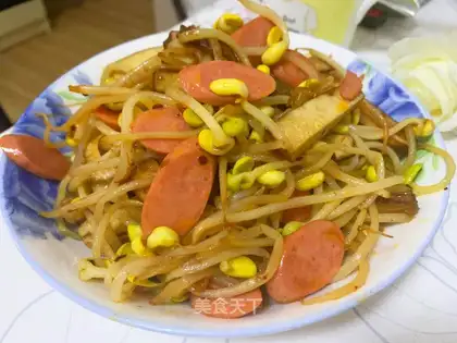 Soybeans sprouts and ham dry beans