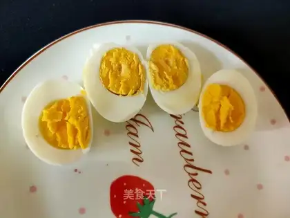 White boiled eggs