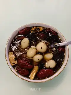 Red sugar ice soup