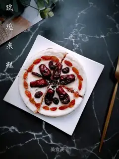 Rose rice cake