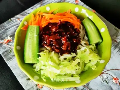 Meat sauce noodles