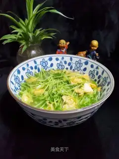 Peas seed egg soup