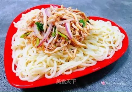 Spicy chicken silk noodles
