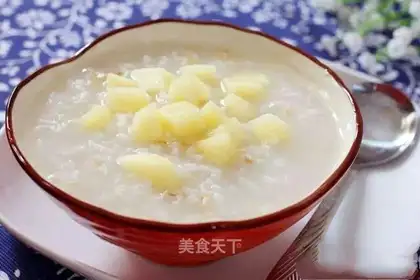 The raisin makes apple congee