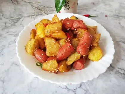 ♪ Dust sausage potatoes ♪