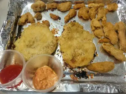 A plate of chicken