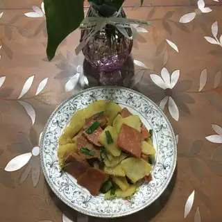 Onion ham potato chips