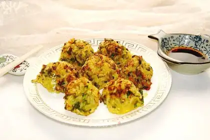 A fried vegetable ball