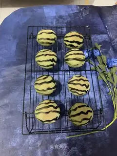 Little watermelon bread