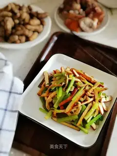 Celery fried dry