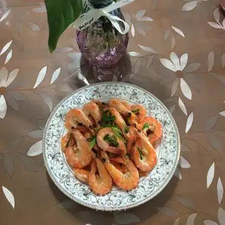 Cream shrimp