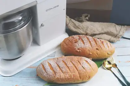 Sweet nut bread