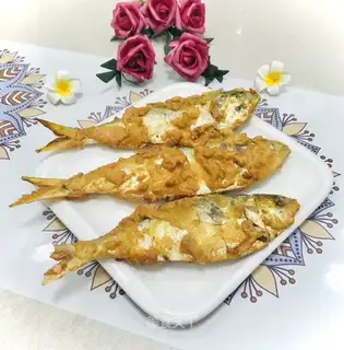 Fried river fish