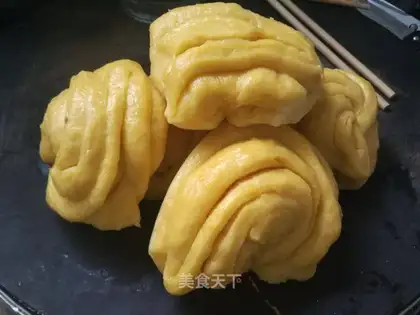 Pumpkin rolls