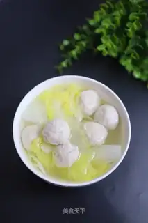 Fishballs with cabbage