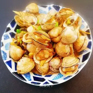 Spicy white clams