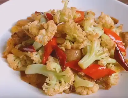 A pot of casserole