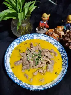 Gold sour beef