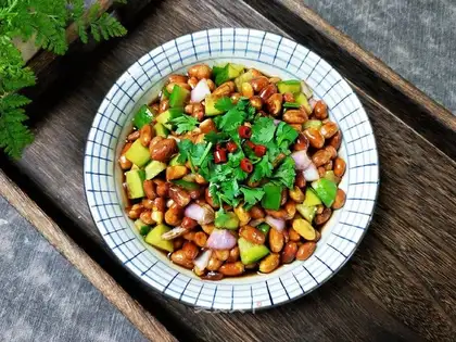 Old vinegar peanuts