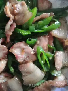 Five flowers and peppers