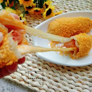 Salted eggs and radish dogs