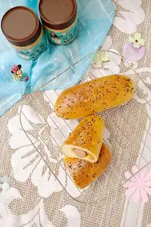 Peanut butter, veal sausage bread