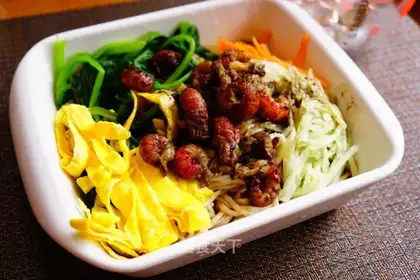 Lobster noodles