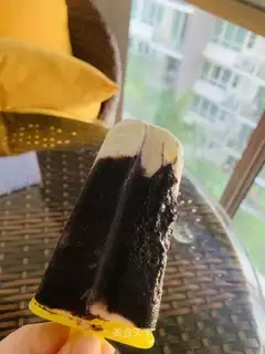 Black sesame yogurt