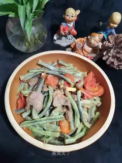 Meatloaf tomatoes and beans