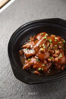 Peanut pig's